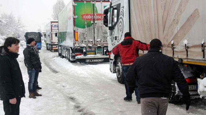 1108236-camion-neve