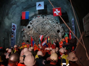 Procedono i grandi progetti ferroviari elvetici