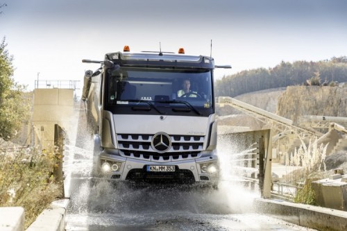 500_nuovo-mercedes-benz-arocs-bauma10-677411
