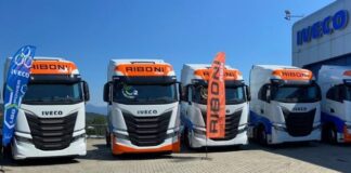 IVECO consegna dieci IVECO S-WAY a Riboni RBN srl