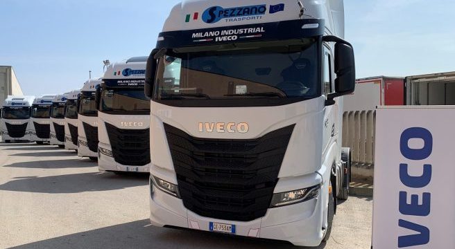 IVECO_consegna-Spezzano-1-scaled-e1633535324406