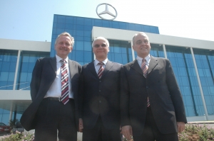 Mercedes-Benz inaugura un nuovo impianto di produzione a Pune (India)