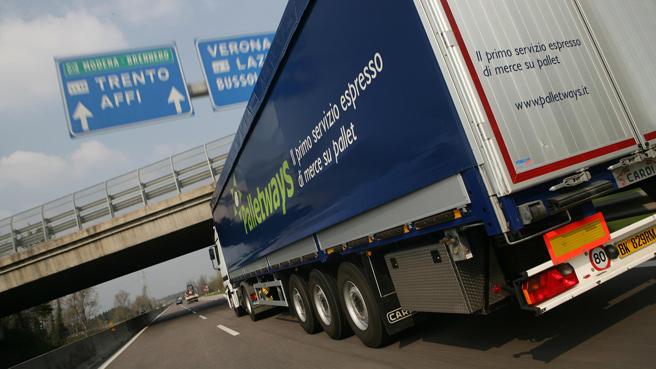 Palletways-camion-in-autostrada