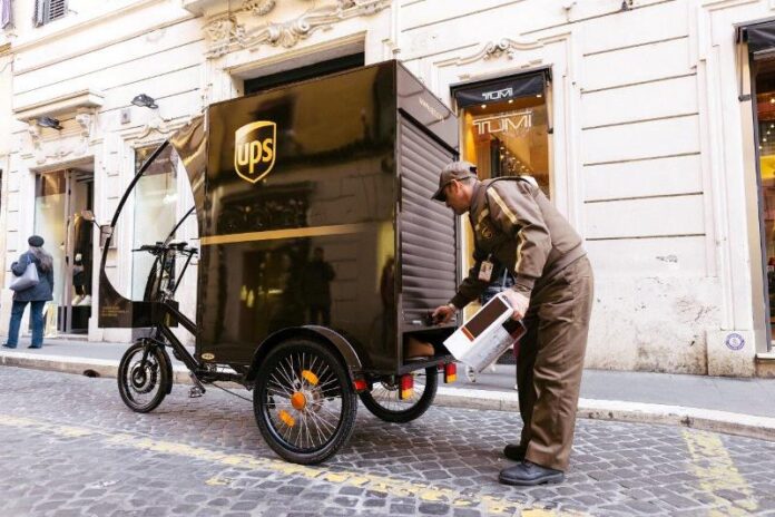Triciclo_UPS_consegne_sostenibili_a_Roma_2