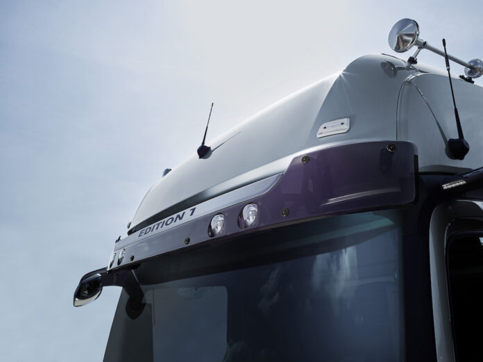 Mercedes-Benz Lkw: Starker Auftritt des neuen Actros: Mercedes-Benz Trucks präsentiert das Sondermodell „Edition 1“ auf der IAA NutzfahrzeugeMercedes-Benz Trucks: Strong presence of the new Actros: Mercedes-Benz Trucks introduces the special Edition