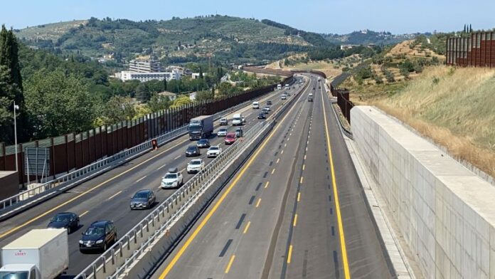 Divieto di sorpasso per i tir sull’A1, la FAI: “Stop immediato””