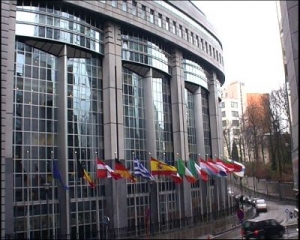 Le case costruttrici si appellano alla UE