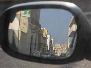 Retrovisori: la Spagna concede più tempo