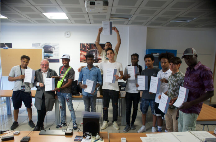 MAN Italia premiata da UNHCR per il progetto “Giovani Meccanici MAN”