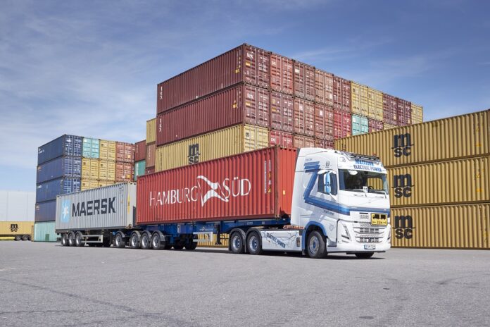 Volvo Trucks consegna un veicolo elettrico di 74 tonnellate