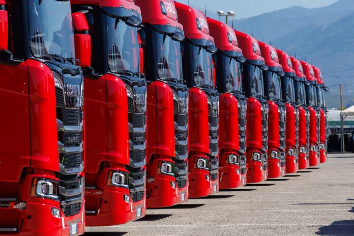 Il Gruppo Casilli rinnova il parco veicolare con 50 nuovi trattori stradali Scania Super