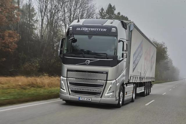Volvo FH festeggia 30 anni