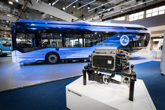 A Busworld il nuovo autobus urbano a idrogeno di Iveco e Hyundai