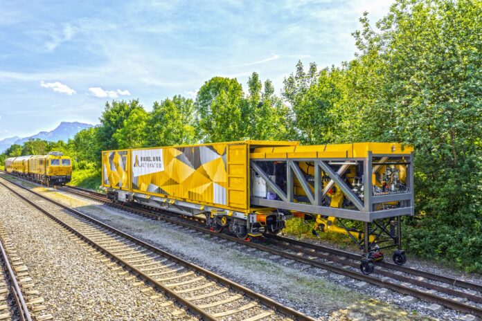 Come i robot FANUC riparano i binari ferroviari