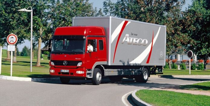 Mercedes-Benz Atego compie 25 anni