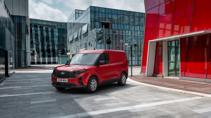 Più spazio e connettività per il Nuovo Ford Transit Courier