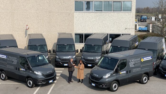 IVECO consegna 14 Daily a Eurotecno