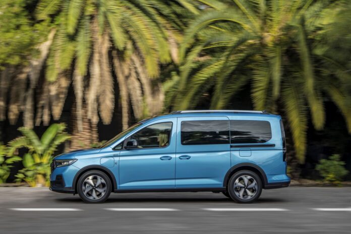 Il Ford Tourneo Connect è ora anche Plug-In Hybrid