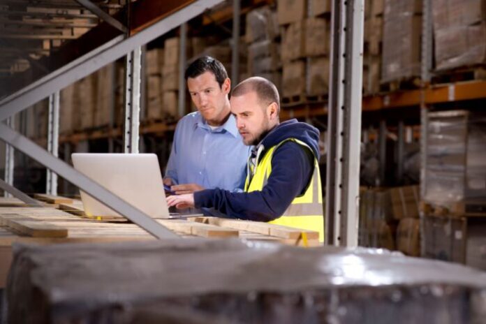Digitalizzazione nella logistica, l’importanza di una rete WiFi per gli specialisti
