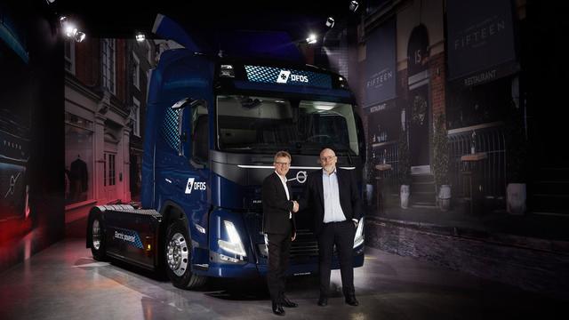 Cento camion elettrici Volvo a DFDS