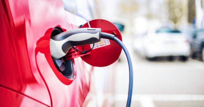 e-motus-ricarica-auto-elettriche-Q1-2024