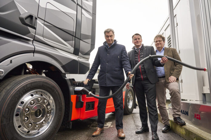 ABB E-mobility e MAN testano la ricarica megawatt sull’eTruck