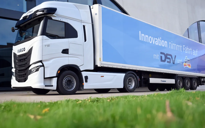 Guida autonoma in Germania: il progetto IVECO, Plus, dm-drogerie markt e DSV