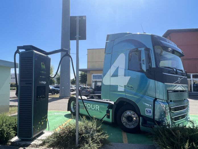 Truck e obiettivi climatici: serve quintuplo dei camion elettrici entro il 2034