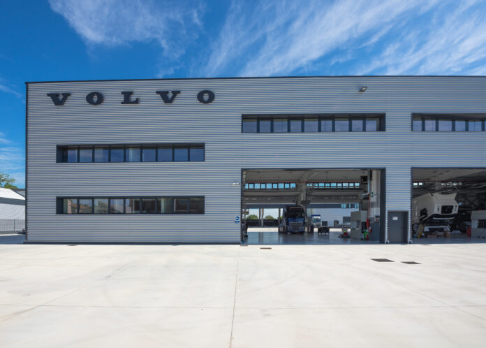 Aperta la sedicesima officina Volvo Truck Center Italia a Trezzano sul Naviglio