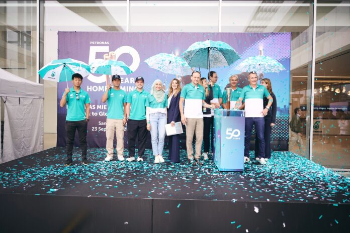 PETRONAS celebra il 50° anniversario della sua fondazione