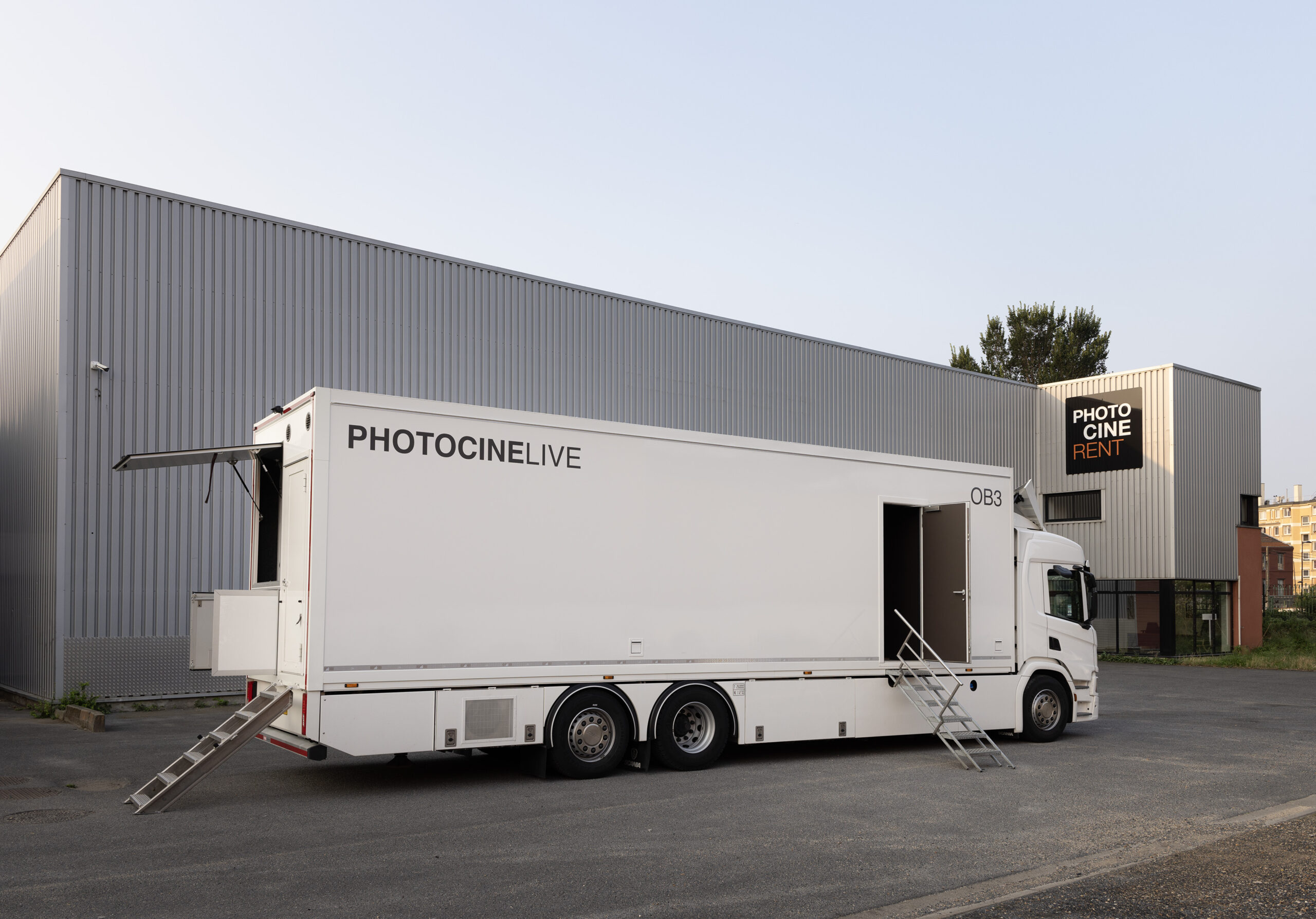 Come Attrezzato Un Camion Regia Per La Produzione Televisiva Come Attrezzato Un Camion Regia Per La Produzione Televisiva