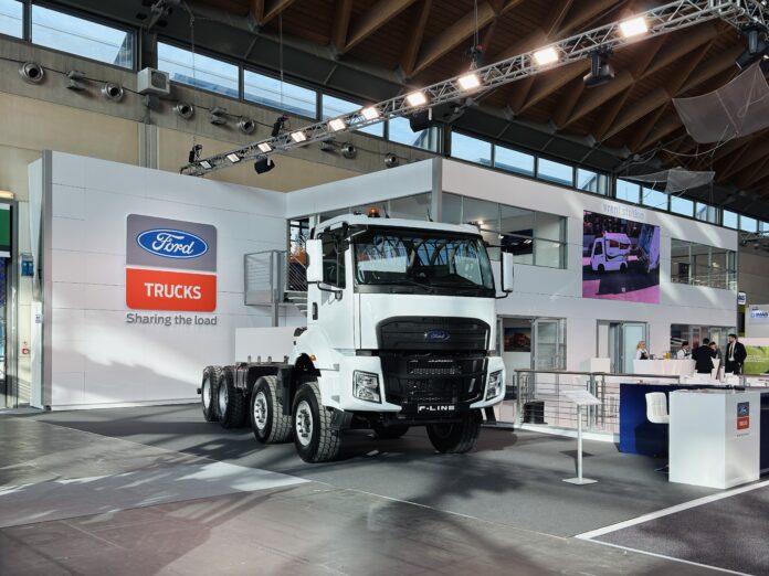 Ford Trucks F-LINE 6×2 e 8×4 in anteprima nazionale ad Ecomondo