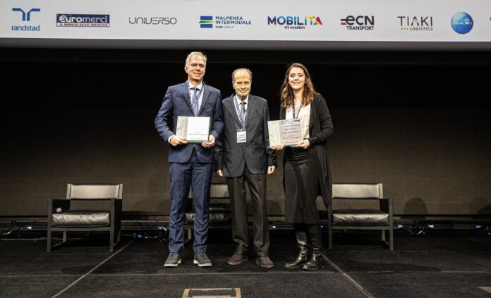 DKV Box Italia Fleet vince il premio ‘Il Logistico dell’Anno 2024’ come soluzione ideale per il pedaggio in Italia