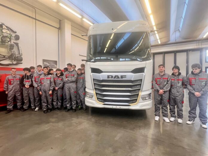 DAF e ENAIP formeranno i meccanici di domani