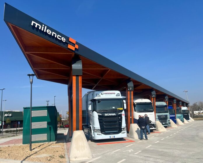 Arriva in Italia la prima stazione di ricarica per camion elettrici di Milence