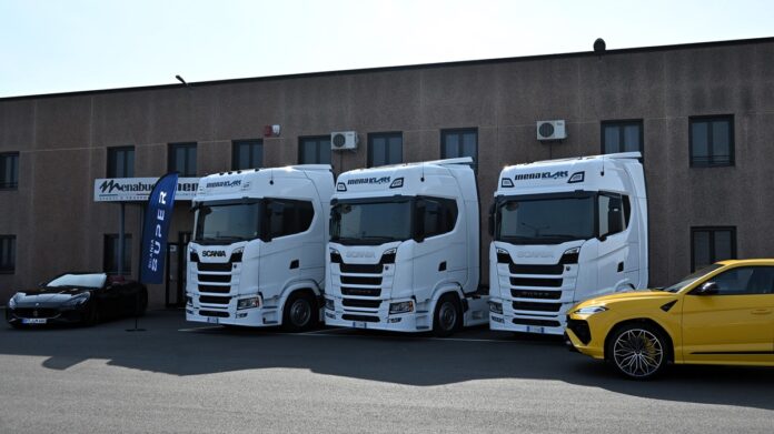 Scania e Menaklars: una partnership d’eccellenza per il trasporto di supercar esclusive