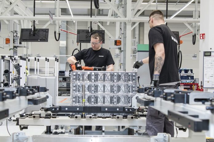 MAN investe 500 milioni di euro a Norimberga per la produzione di batterie per veicoli elettrici