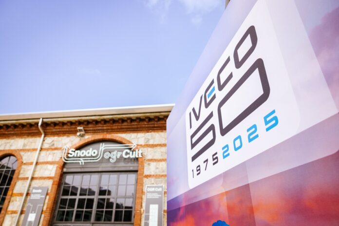 IVECO compie 50 anni e guarda al futuro: veicoli elettrici, guida autonoma e mobilità sostenibile