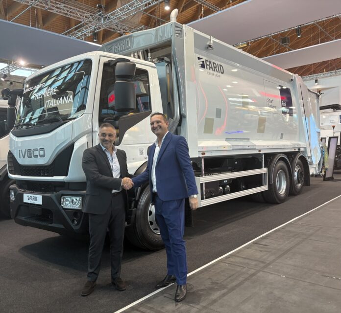 IVECO e FARID, a Ecomondo un Eurocargo 3 assi da 26 tonnellate con compattatore per la raccolta dei rifiuti