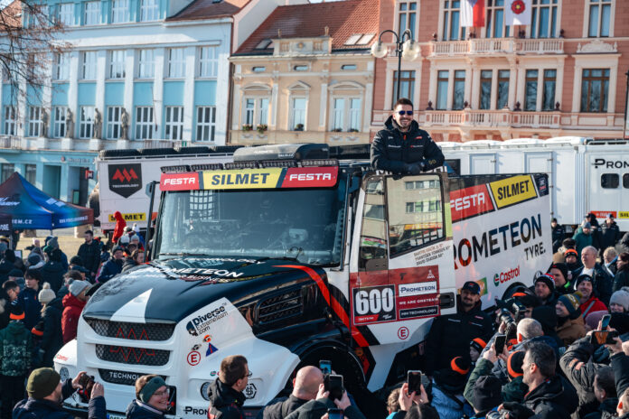 Prometeon rinnova la partnership con Martin Macík Jr. e debutta ufficialmente alla Dakar 2026