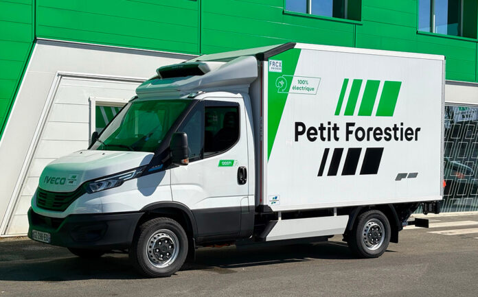 Quasi 300 IVECO eDaily in tutta Europa grazie a Petit Forestier Group