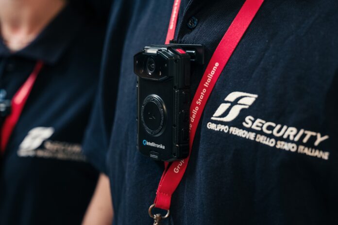 Bodycam e sicurezza, si parte dalle ferrovie: ecco l’accordo
