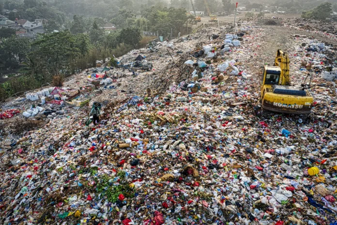 Rifiuti, aggiornata la normativa sull’obbligo di iscrizione al RENTRI