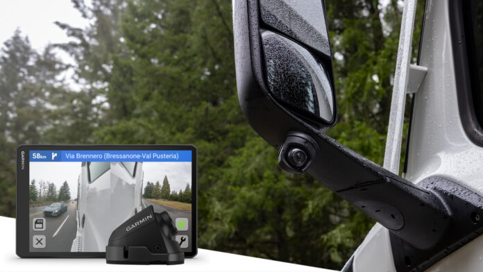 dēzl DualView, la doppia telecamera di Garmin per camion e bus