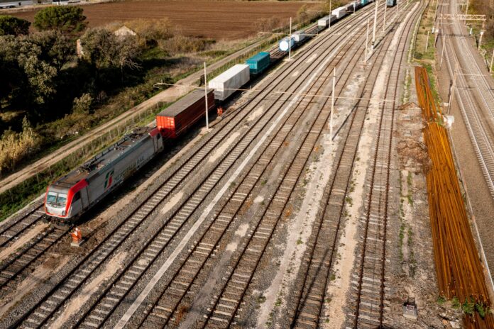 Dai porti di Genova e Vado i treni merci per Verona e Milano