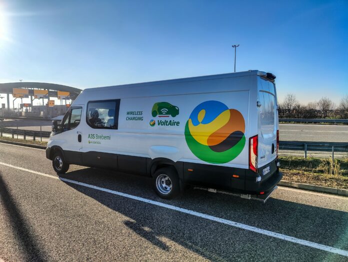 Il primo IVECO eDaily con tecnologia DWPT integrata in servizio sulla BreBeMi