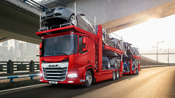 Transpotec 2026, DAF celebra il Truck of the Year con le nuove serie elettriche