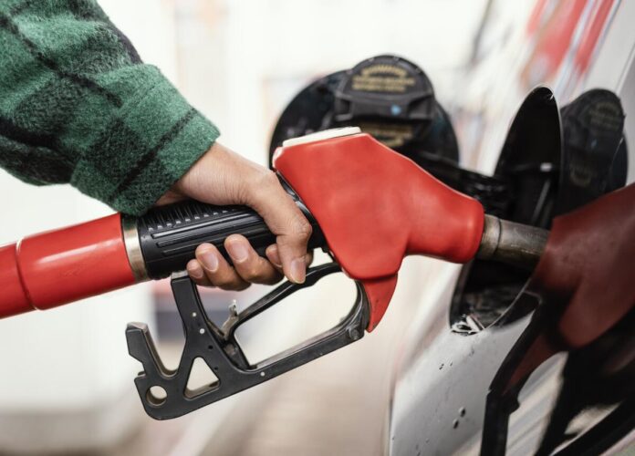 Caro carburanti, il governo posticipa la data sul taglio delle accise