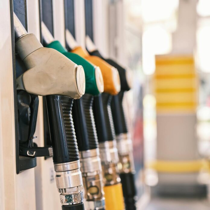 Le azioni dell’esecutivo su prezzi petroliferi, accise e imprese