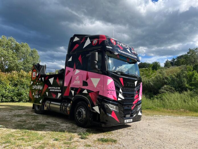 IVECO al Giro d’Italia con biometano ed elettrico